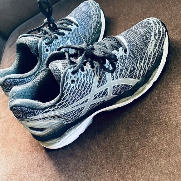 Excellent condition ASICS GEL Nimbus 18 Black Silver Pattern 8 US Womens Medium - Picture 6 of 9
